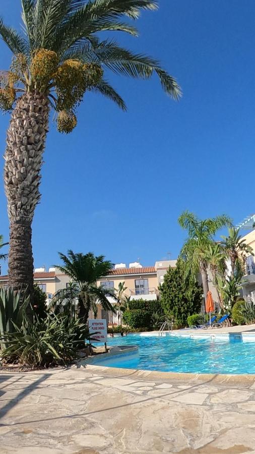 Maya Paphos Bagian luar foto