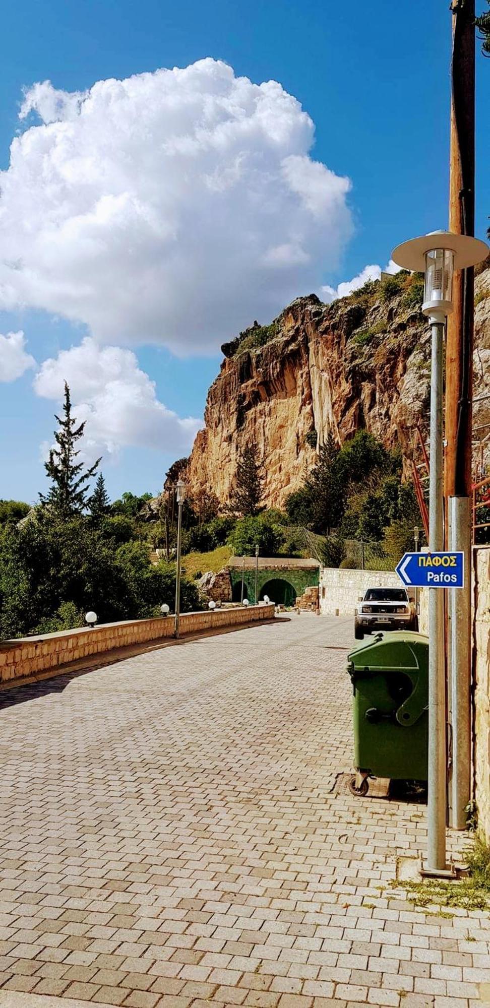 Maya Paphos Bagian luar foto