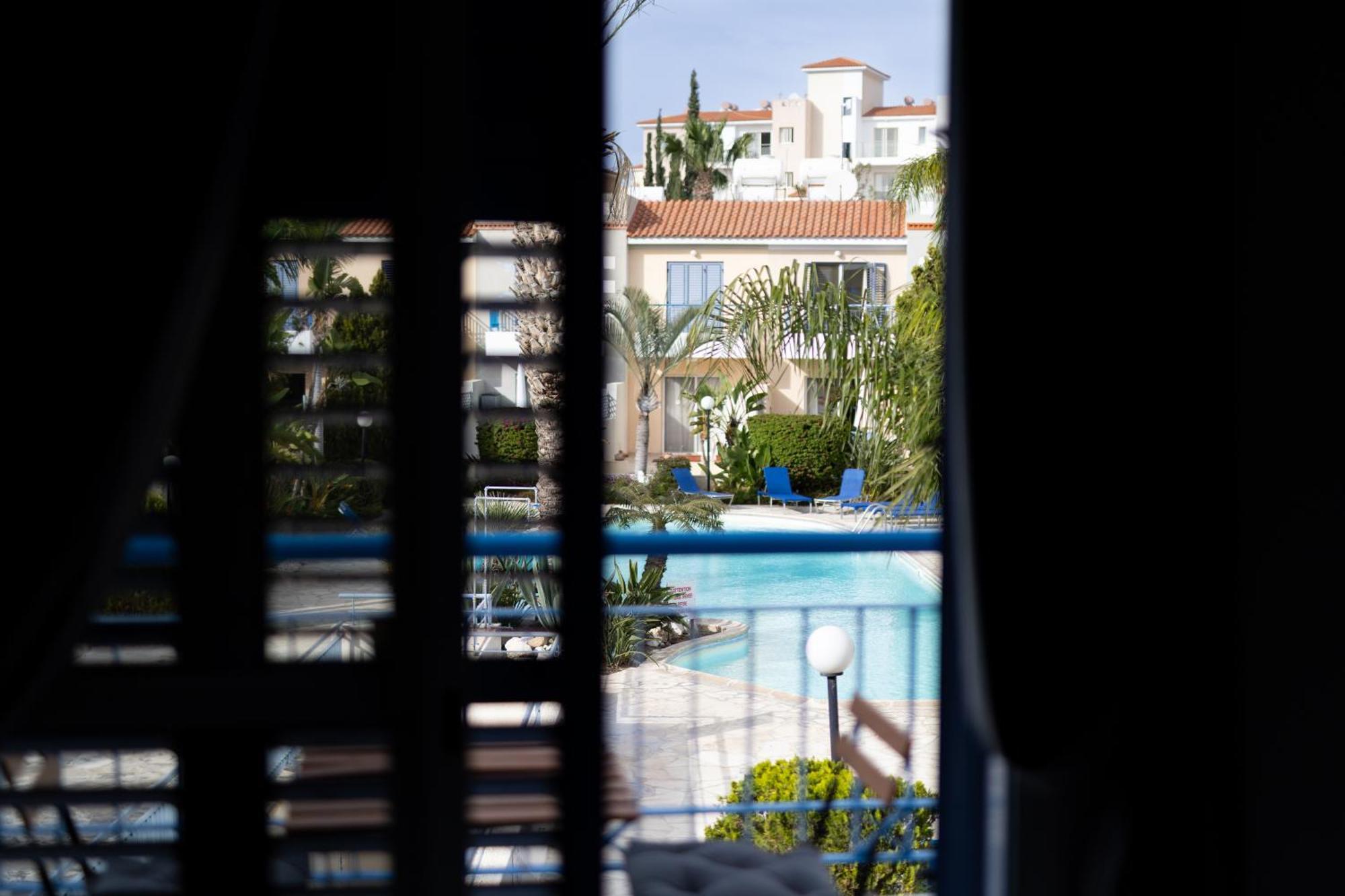 Maya Paphos Bagian luar foto
